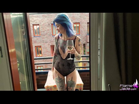 ❤️ Sjajna djevojka sisa gutljajem i strastveno jebe pod otvorenim nebom Kurve na bs.hotpornphotos.ru